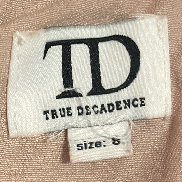 True Decadence Asos Lace‎ Halter Peplum Hi-Lo Hem Pencil Dress in Berry Size 8 - Picture 6 of 7